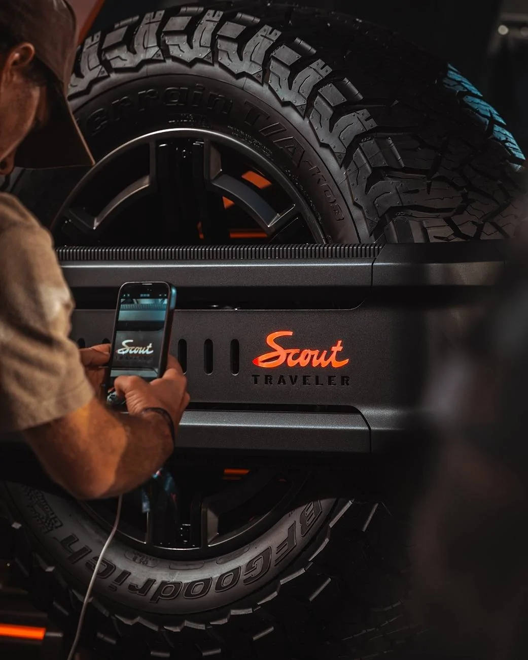 scout traveler terra lighting night time photos6.webp