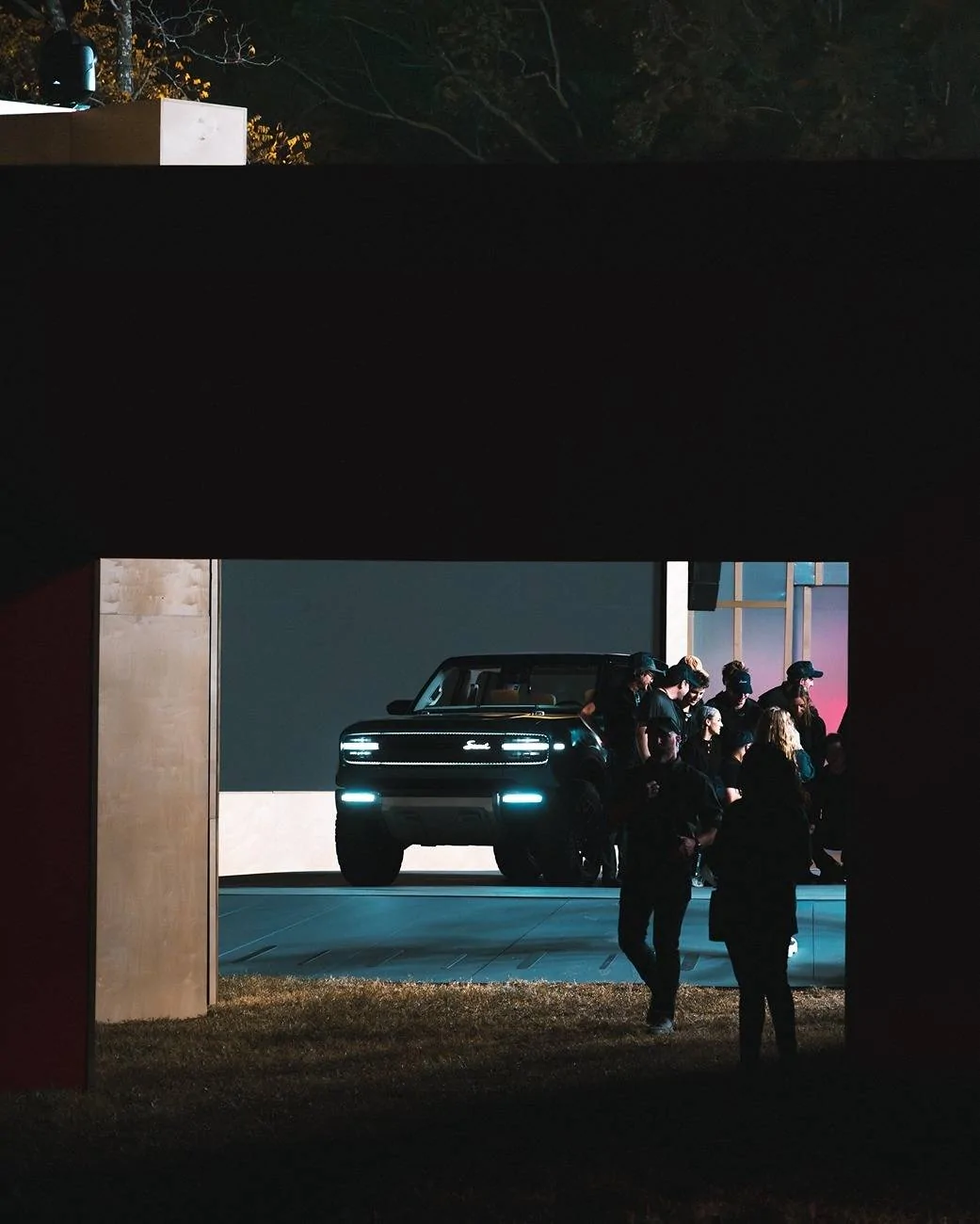 scout traveler terra lighting night time photos3.webp