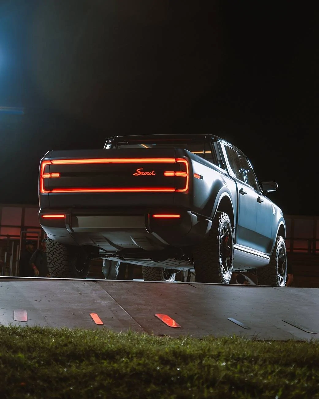 scout traveler terra lighting night time photos4.webp