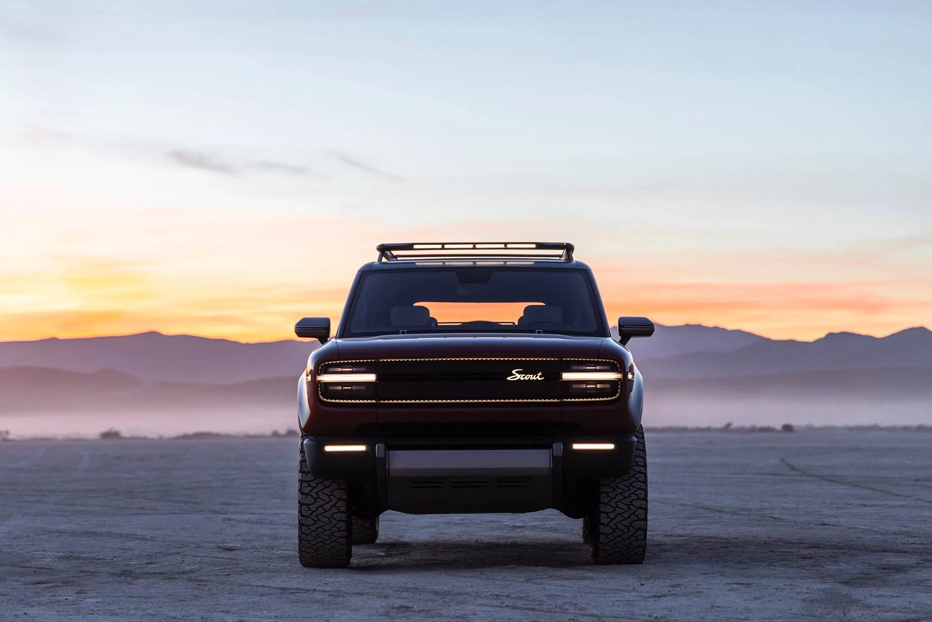 Scout_Traveler_front lights led light bar roofrack.webp