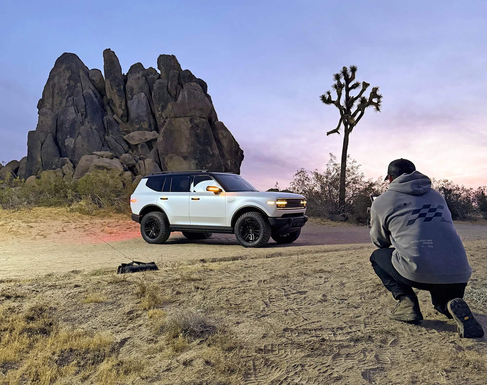 Satin White Scout Traveler 4.webp