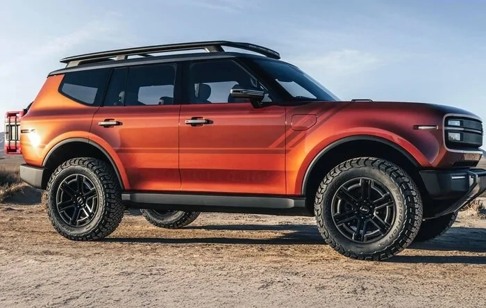 Overlanding Scout Traveler with Ghost Rallye Stripes + Jerry Can + Roof Rack (w/ integrated Satellite Receiver and LightBar)!