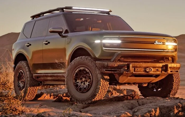 New: Scout Traveler Off-Road Concept with winch bumper, rock sliders and in green paint color