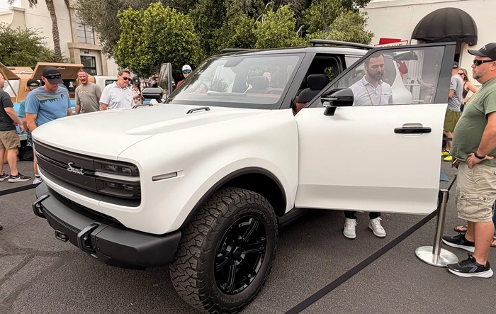 Scottsdale Photos w/ new Satin White Traveler